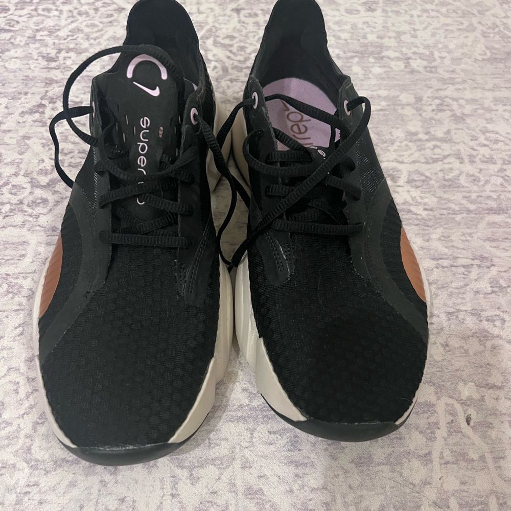 Nike Women's Black and rose gold superrep Sneakers